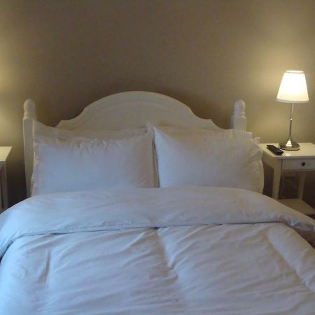 Riggend Farm Bed And Breakfast Airdrie Buitenkant foto