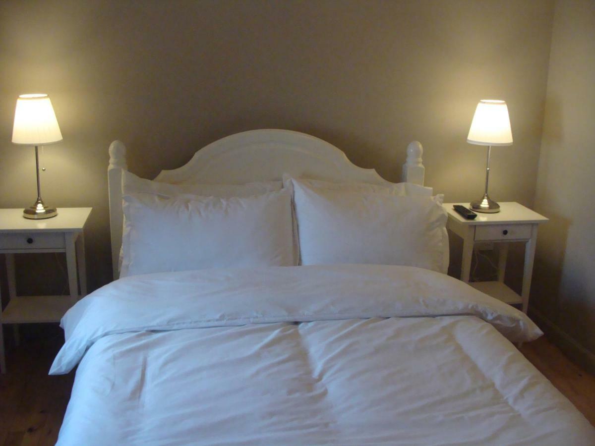 Riggend Farm Bed And Breakfast Airdrie Buitenkant foto