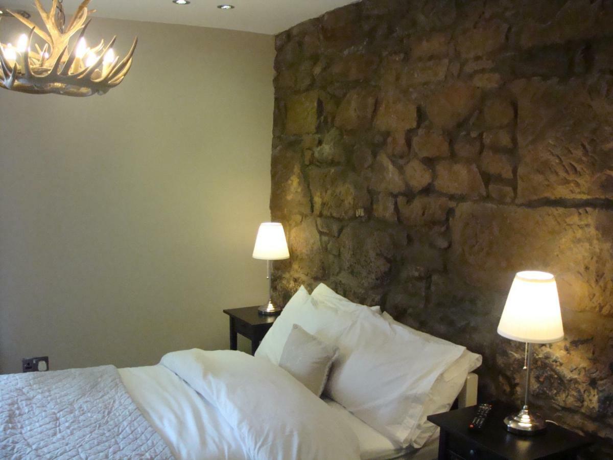 Riggend Farm Bed And Breakfast Airdrie Buitenkant foto